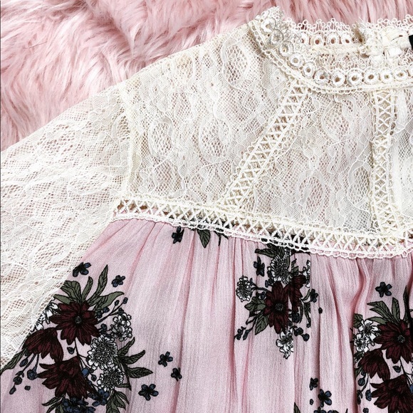 Pink Floral Top with Lace - Picture 2 of 2